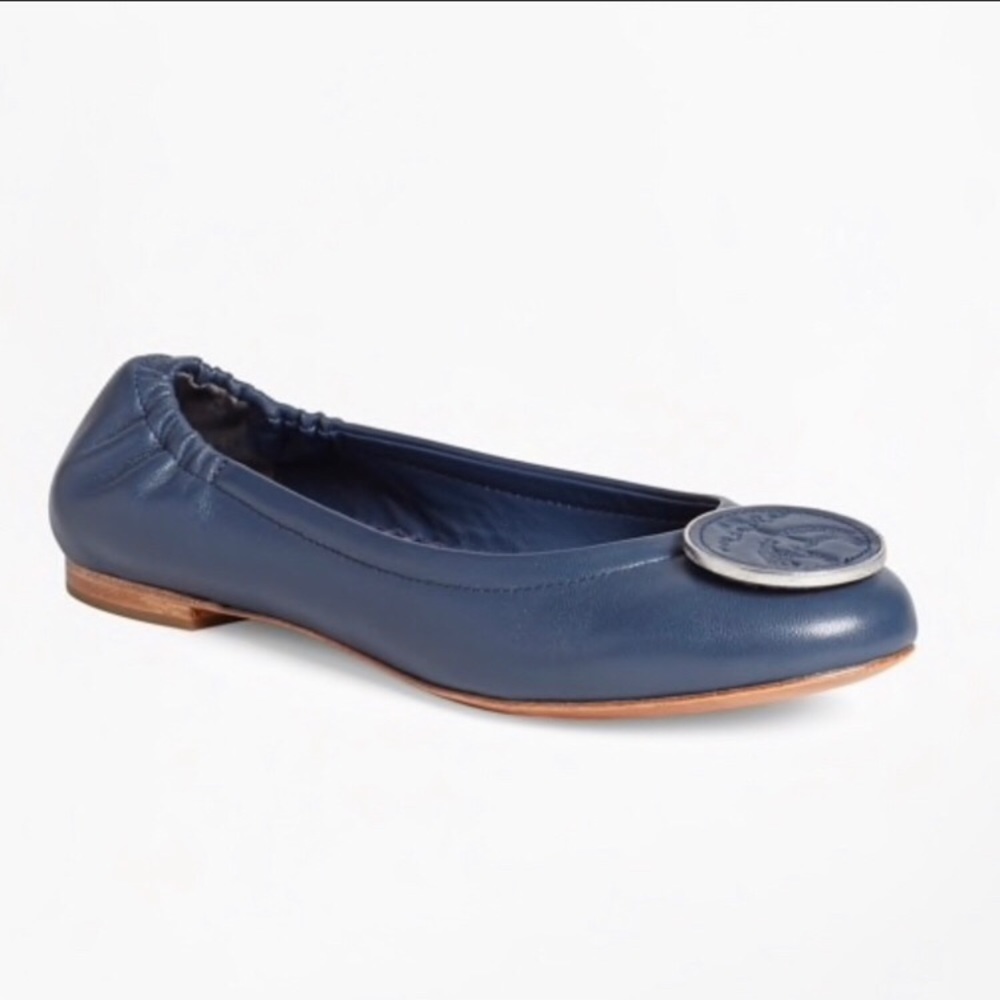 Brooks Brothers Logo Medallion Leather Flats - 6